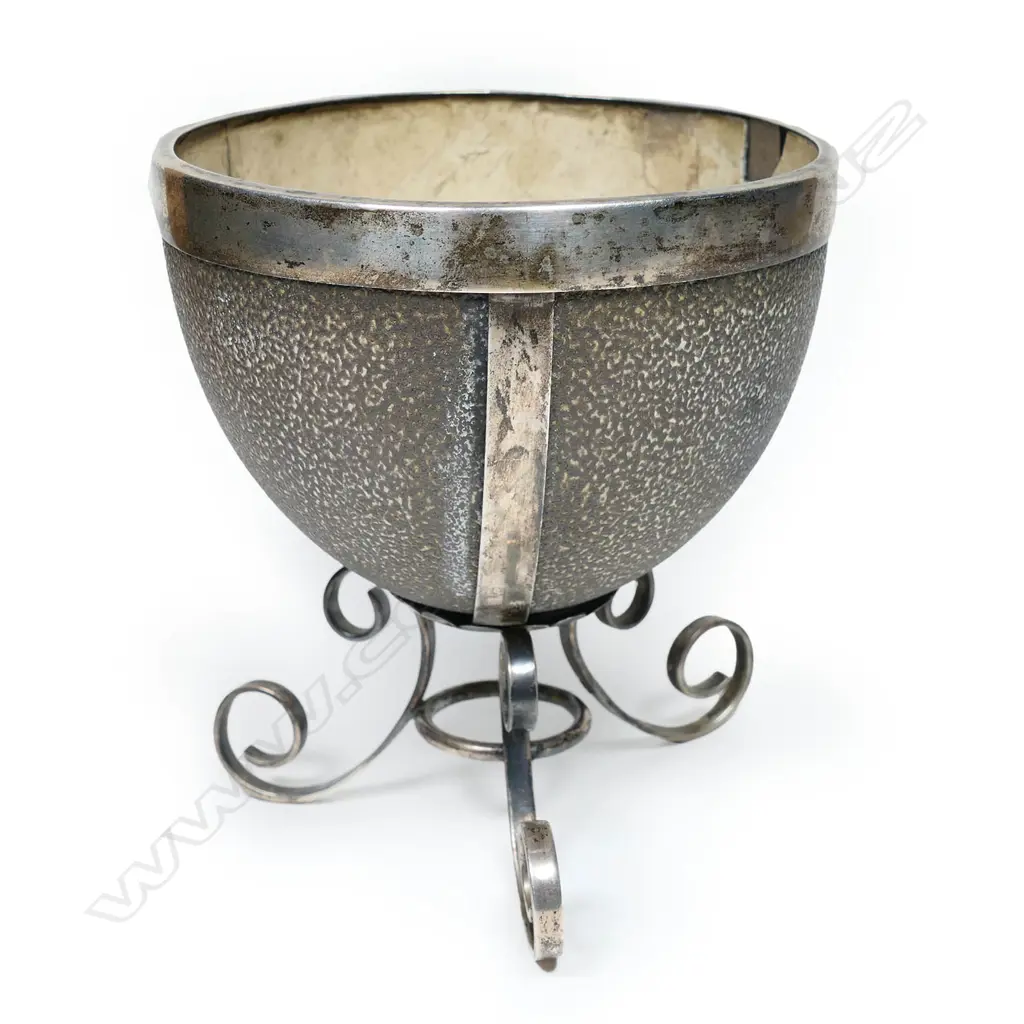 John Neilsen (Napier) silver mounted emu egg cup, Image 1++